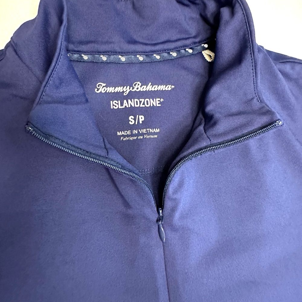 Tommy Bahama IslandZone Deep Blue Women’s Activewear Top Size Small
